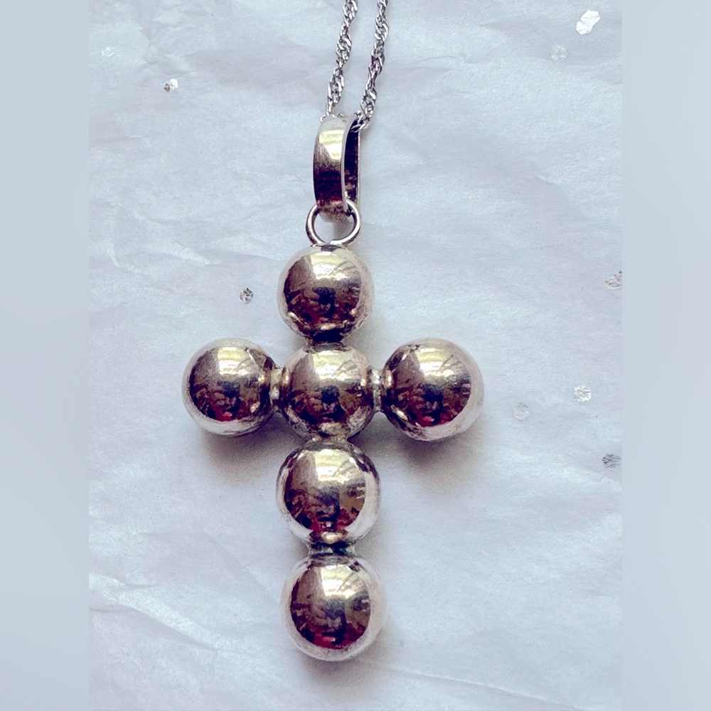 Silver Cross pendant necklace with silver chain 18”